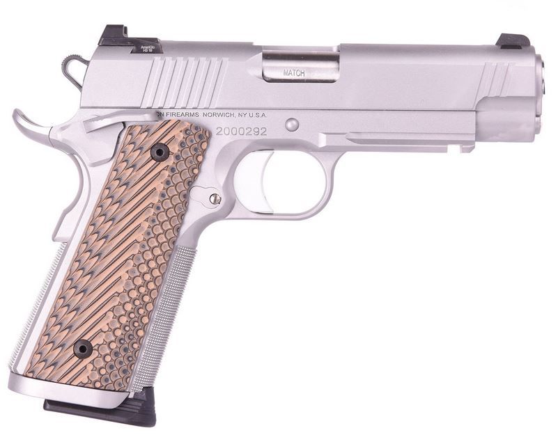 Dan Wesson Specialist Commander .45 ACP 4.25" Stainless, Night Sights 8+1 - 8 Rounds | 4.25" Barrel | Composite Grips | Stainless/Silver | Night Sights
