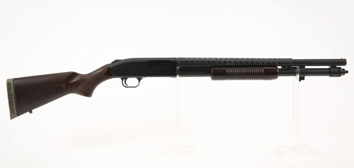 Mossberg & Sons 590 Retrograde Persuader 12 GA 20" 8+1 - 8+1 Rounds | 20" Barrel | 3" Chamber | Walnut Stock | Wood | Blue/Black
