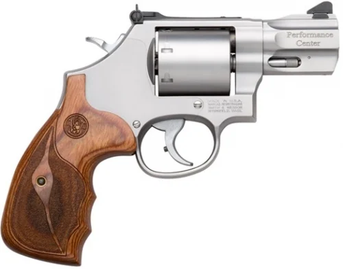 Smith & Wesson Model 686 7 Round 2.5" 357 Magnum Revolver - 7 Rounds | 2.5" Barrel | Wood Grips | Stainless/Silver | 3-Dot Sights
